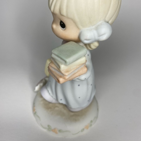 Vintage Precious Moments Growing in Grace Age 5 Blonde Figurine - Picture 4 of 4